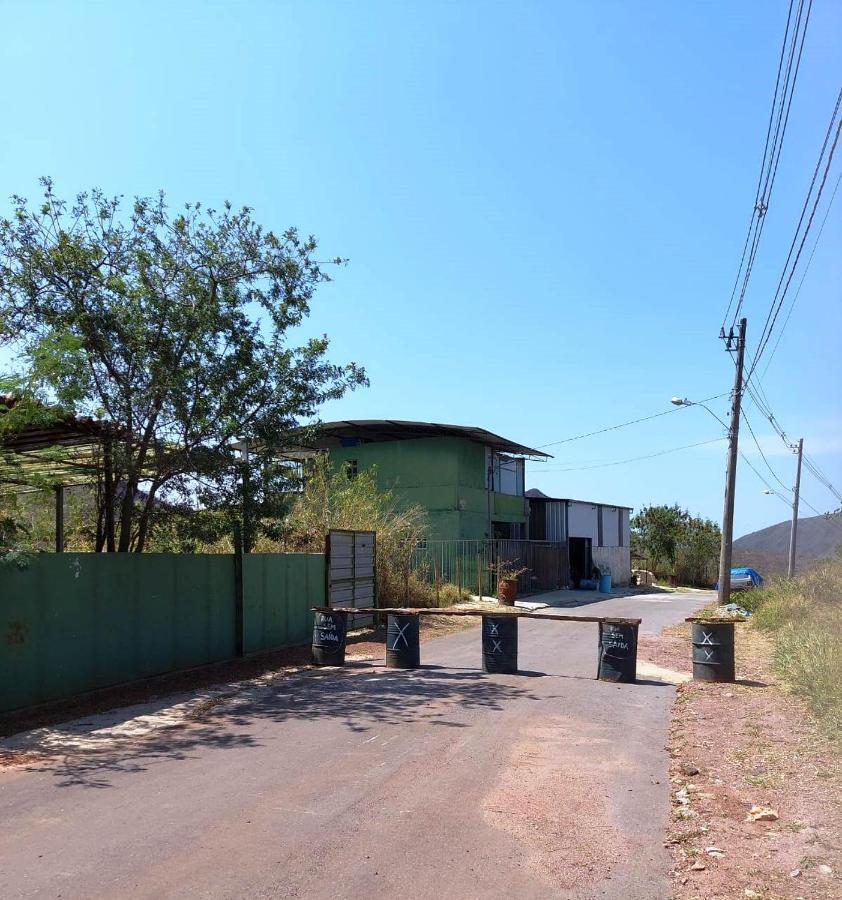 Pousada Vila Da Serra - Quarto Do Amor โนวาลีมา ภายนอก รูปภาพ