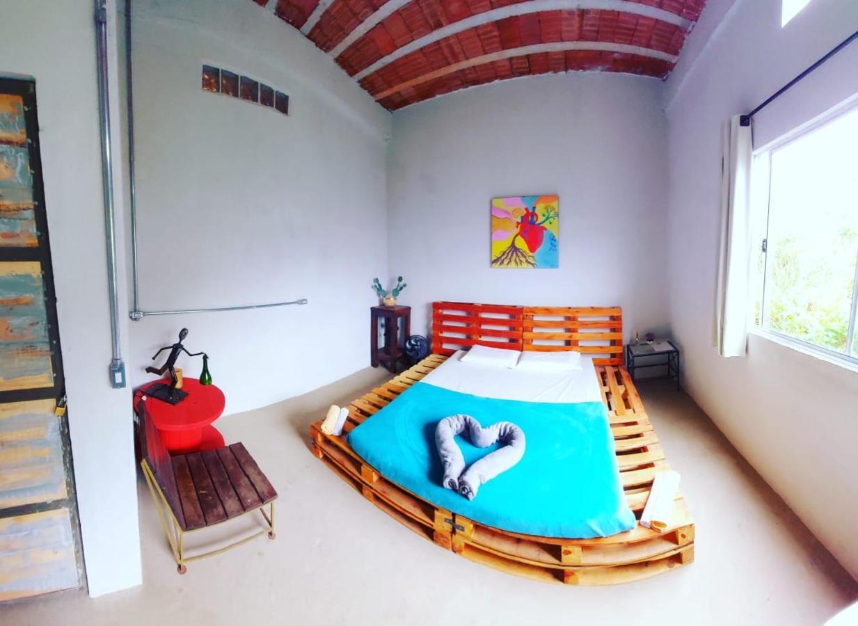 Pousada Vila Da Serra - Quarto Do Amor โนวาลีมา ภายนอก รูปภาพ